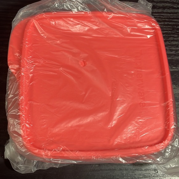 Divided container with leak proof seal - Picture 7 of 10